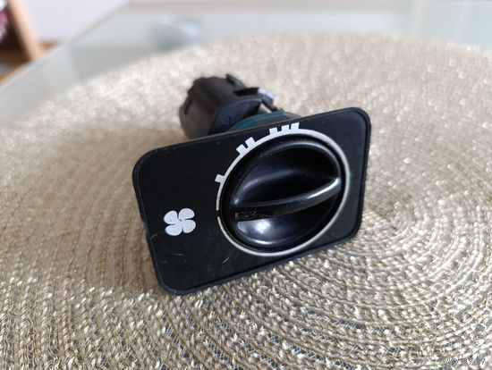 Реле вентилятора салона Форд Сиерра (все лоты с 1 руб без МЦ)