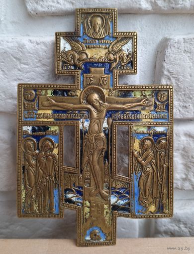 Распятие Христово, с предстоящими, 16,7х10,9 см, шесть эмалей.