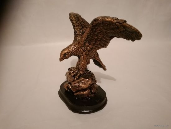 Фигурка орла из полистоуна