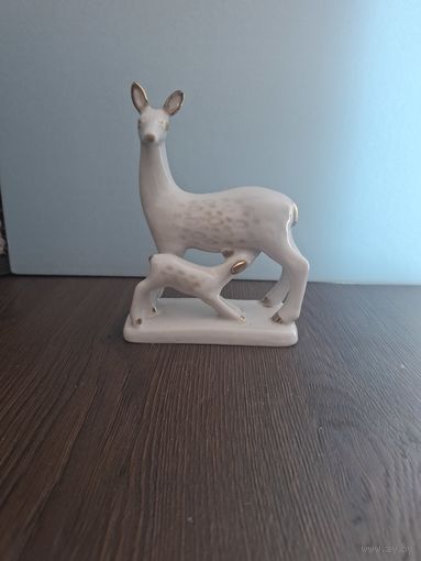 Фарфоровая статуэтка= олененок=