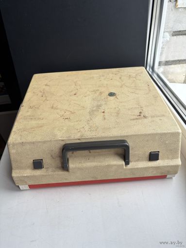 Печатная машинка Юнис UNIS IBM de Luxe Yugoslavia