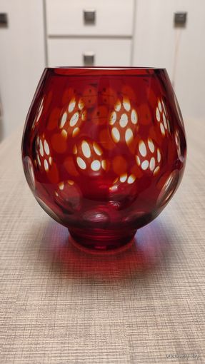 Ваза СССР красное стекло Неман