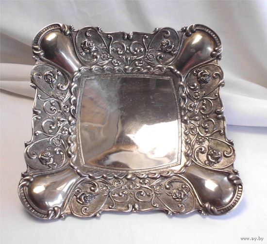 Конфетница Фруктовница 26,7 х 26,7 см