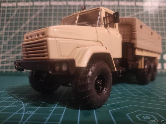 Масштабная модель КраЗ-260 Тентованный Наш Автопром