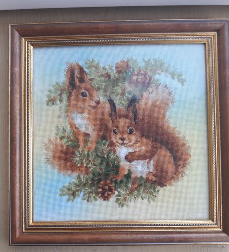 Картина БЕЛОЧКИ (вышивка). 33х33 см. Торг.