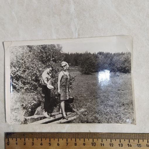 Фотография. История СССР в лицах. Девушки в поле. Природа. 1970-е. Винтаж.