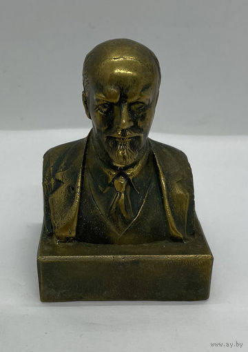 Бронзовый бюст Ленина