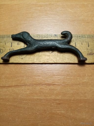 Древний амулет собачка