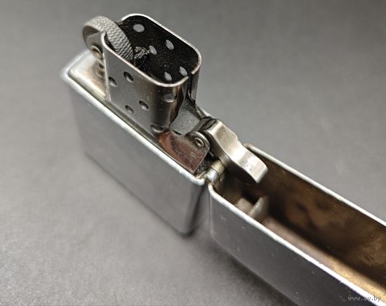 Зажигалка бензиновая, классическая. Zippo USA. Поджиг рабочий.