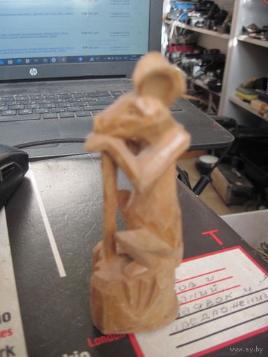 Мышь, дерево.