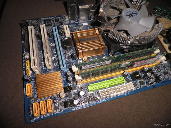 Материнская плата Gigabyte и др.комплектующие.С рубля.