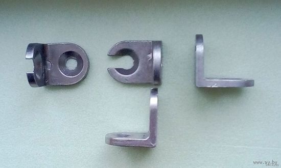 Уголки для сборки мебели.