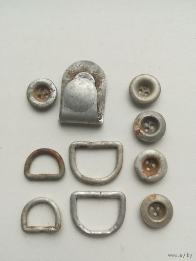 Фурнитура от немецкой, сухарной  сумки. С рубля.