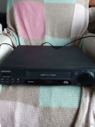DAEWOO. VIDEO CASSETTE RECORDER DVR-G892 Hi-Fi Stereo.
