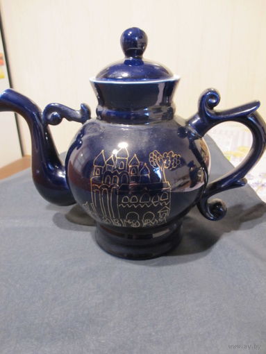 Винтажный заварной чайник, 1.3 литра. Сувенирный новгородский фарфор, кобальтовое покрытие, золочение (Бронницкий завод Возрождение)