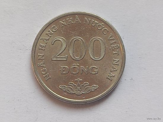 Вьетнам 200 донг 2003 г.