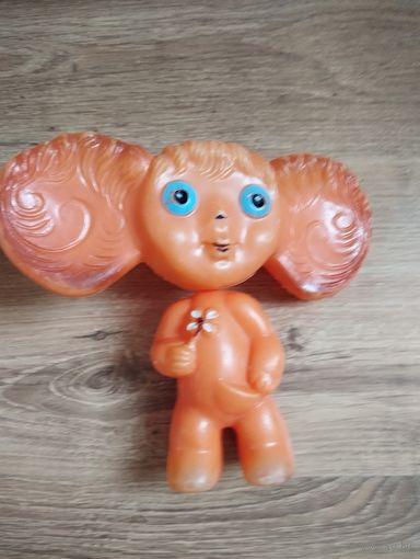 Чебурашка с цветком времён СССР пластик в коллекцию