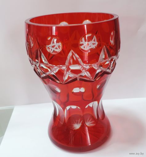 Ваза 60-70-е годы СССР (Неман). Высота 17 см. Стекло.