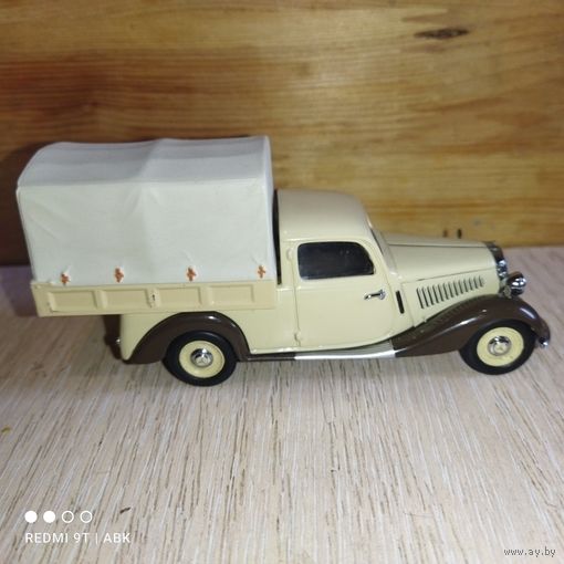 Модели Mercedes-Benz 170. Schuco.1/43.