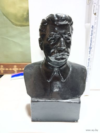 Бюст Сталина И.В.