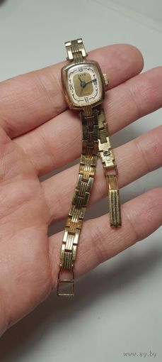 Часы ЗАРЯ AU