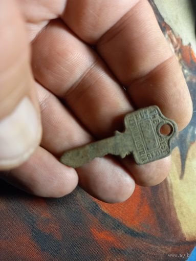 Старый ключ от автомобиля?
