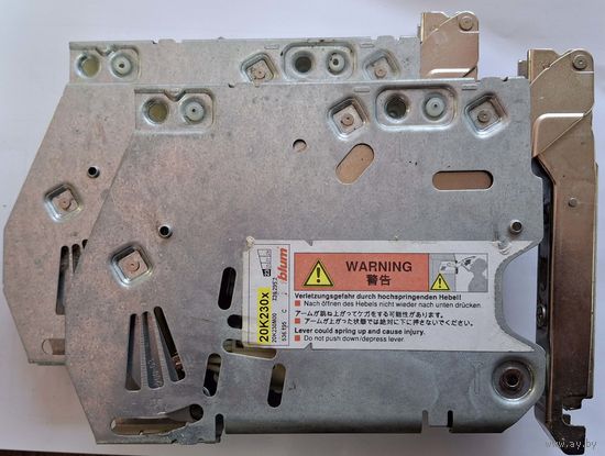 Поворотный подъемник Blum Aventos HK