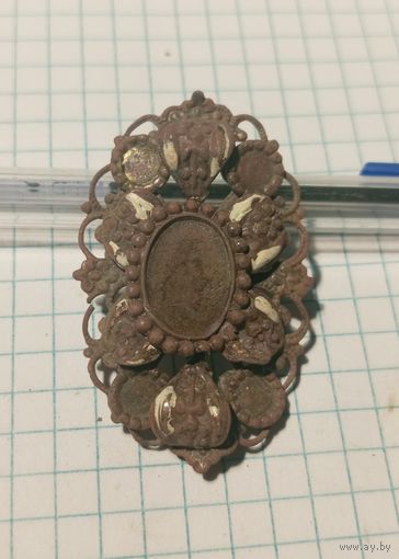 Старая брошка.