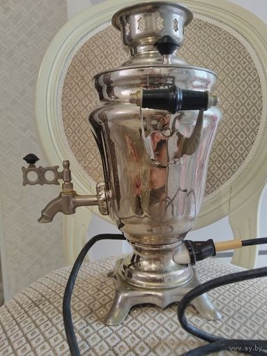 Самовар электрический, маленький. 1,5 литра.