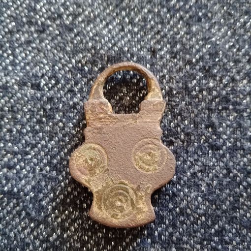 Замок старый винтажный маленький