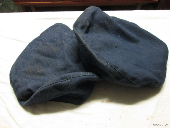 Берет ссср ,Цена за 2 штуки,Накидки на фуражку,Новые не использовались .