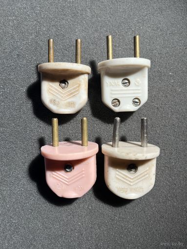 Вилка сетевая (цена за 1шт)
