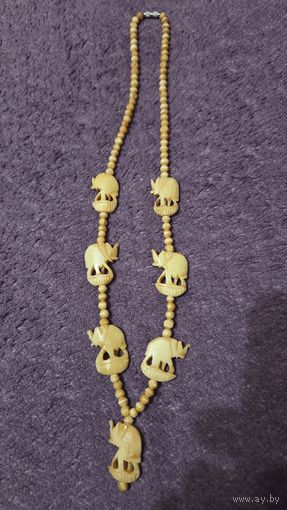 Бусы. Кость.