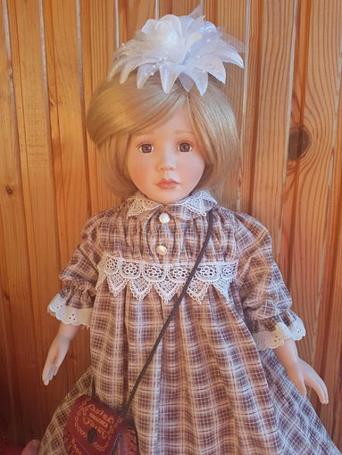 Кукла фарфоровая (Германия, 65 см)