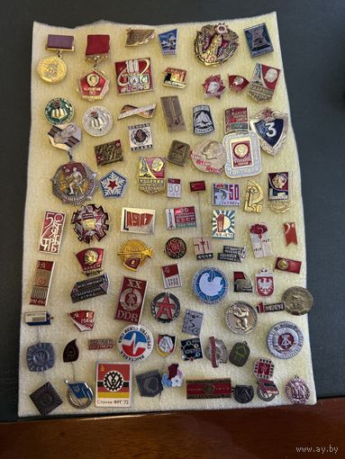 Значки с рубля смотрите все мои лоты