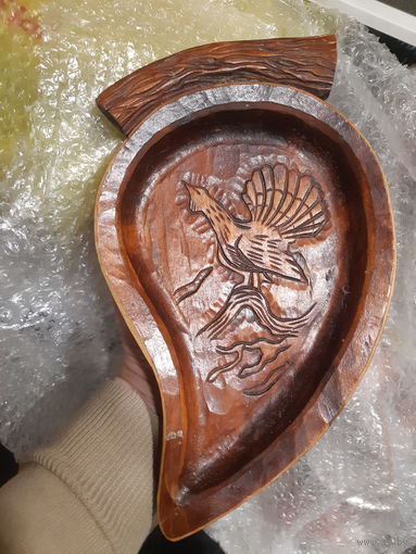 Сухарница резная, старая.