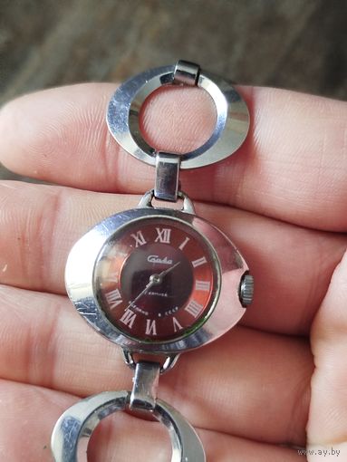 Женские часы ссср, слава,,на ходу,с рубля