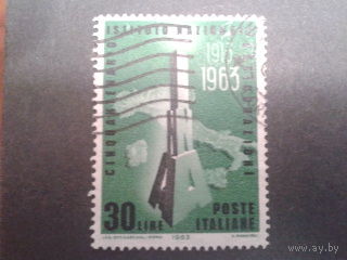 Италия 1963 эмблема INA на фоне карты Италии