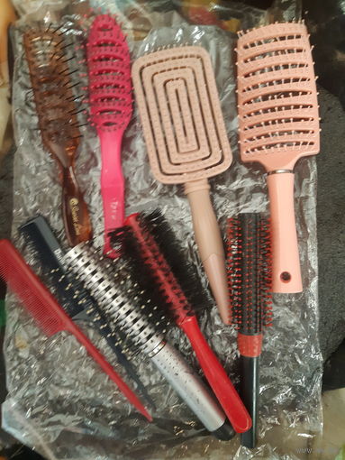 Расчёска массажная и для начеса. Цены в описании.