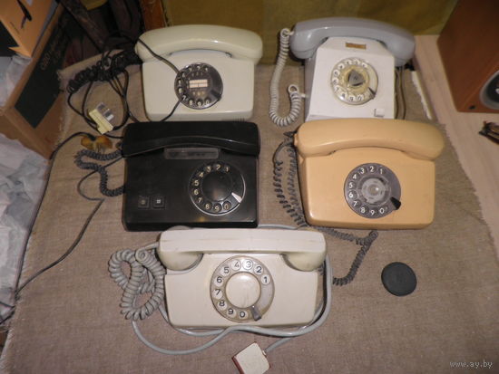 Телефоны дисковые и кнопочные VEF.TAP и др.5 шт.времён СССР.С рубля.