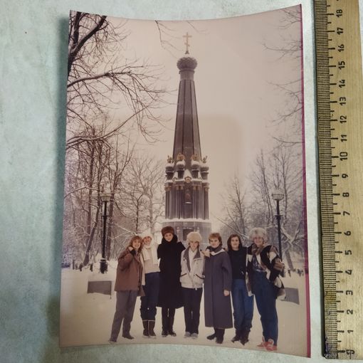 Фотография. Памятник Защитникам Смоленска.1990-е. Экскурсия.