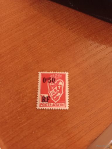 1946 французская колония Алжир герб чистая без клея (4-8)