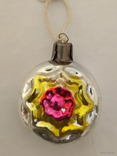 ЕЛОЧНАЯ ИГРУШКА из СССР. 2 шт.  цена за лот.  лот не разбивается.