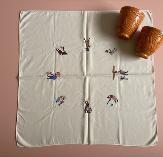 Скатерть с африканскими мотивами, ручная вышивка