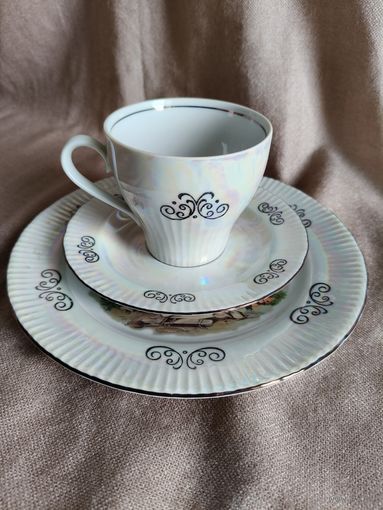 Чайный, кофейный сервиз ГДР "Мадонна", на 6 персон: чашка+блюдце+десертная тарелка+сахарница+чайник