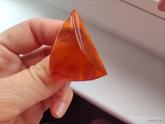 Янтарная брошь СССР ЯК