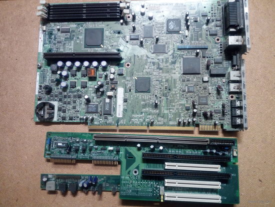 Материнская плата Futjitsu Slot1, серверная не проверялась.