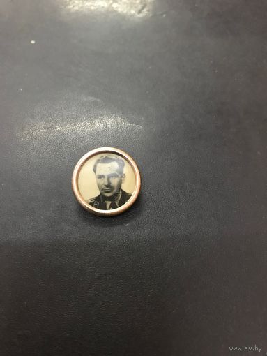 Знак. Значок. Первые космонавты СССР- Герои.