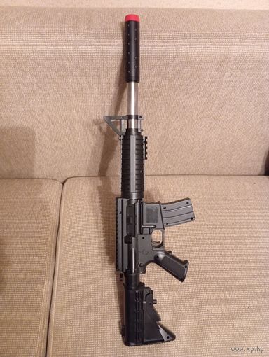 - Ружьё-автомат М 16.. Дл-64 см для стрельбы шариками