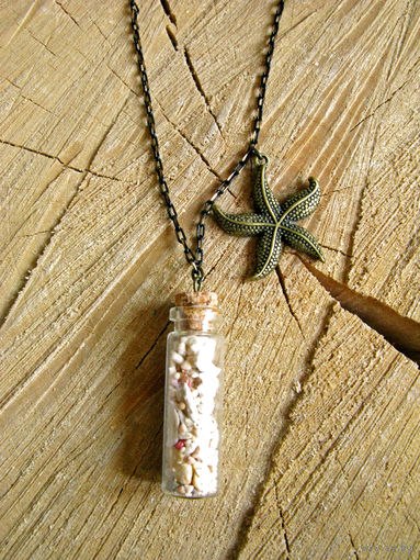 Подвеска "Бутылочка с натуральными кораллами"